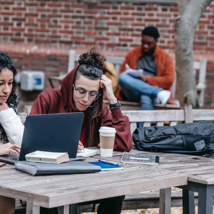 students learn outside